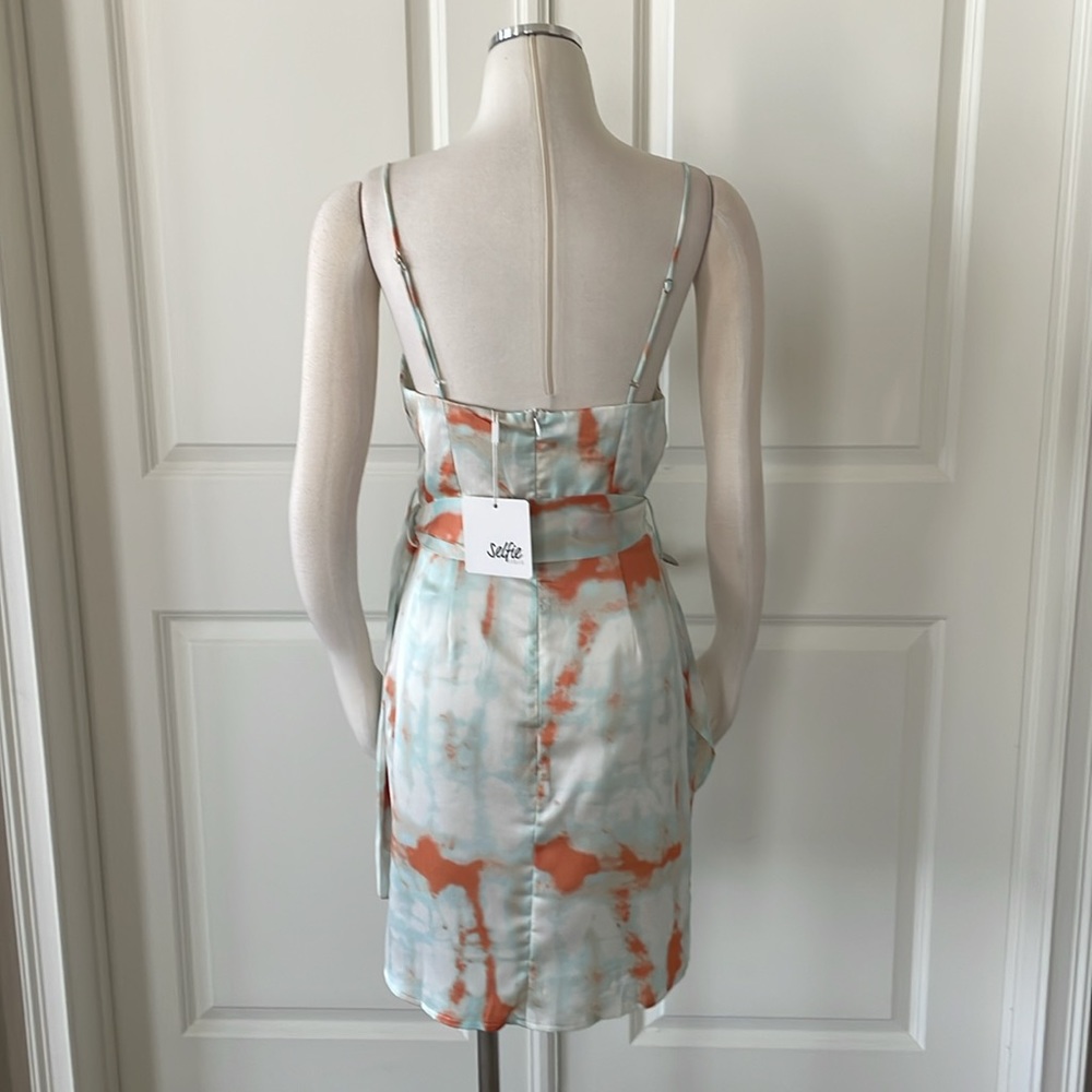 NWT Selfie Leslie Cowl Neck Dress Size Medium - Picture 11 of 12